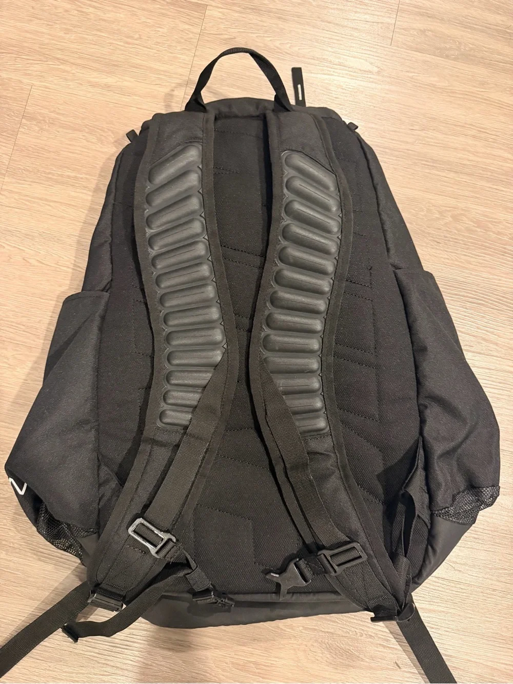 Nike HOOPS Elite Max Air Black Backpack!! Quad Zip System Read